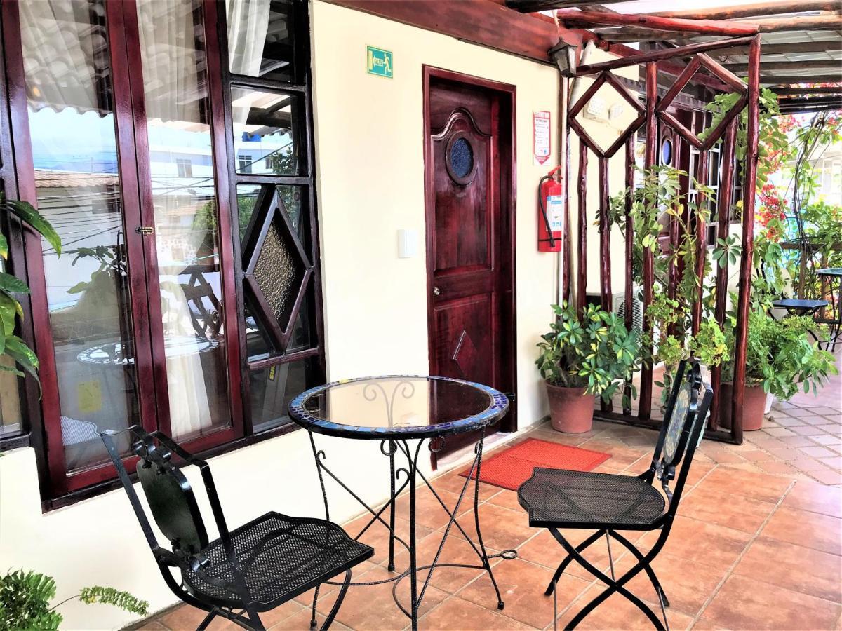 Casa Del Lago Lodging House Puerto Ayora  Luaran gambar