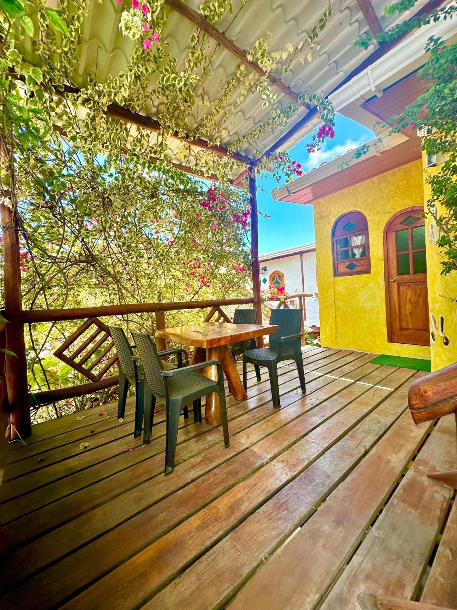 Casa Del Lago Lodging House Puerto Ayora  Luaran gambar