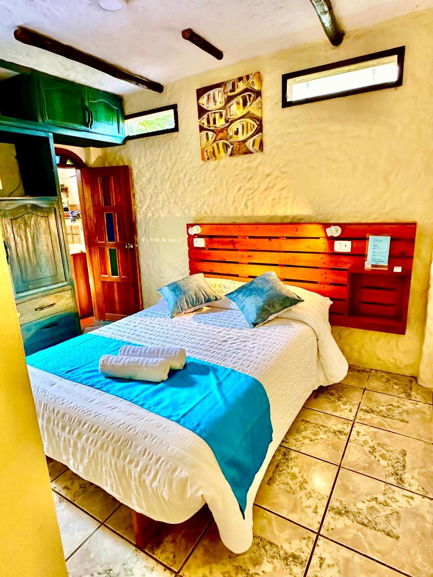Casa Del Lago Lodging House Puerto Ayora  Luaran gambar